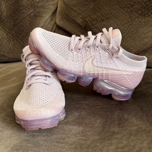Pre-Owned Nike FlyKnit Plum Fog VaporMax Women’s Sneaker SZ 6 US. VG Condition